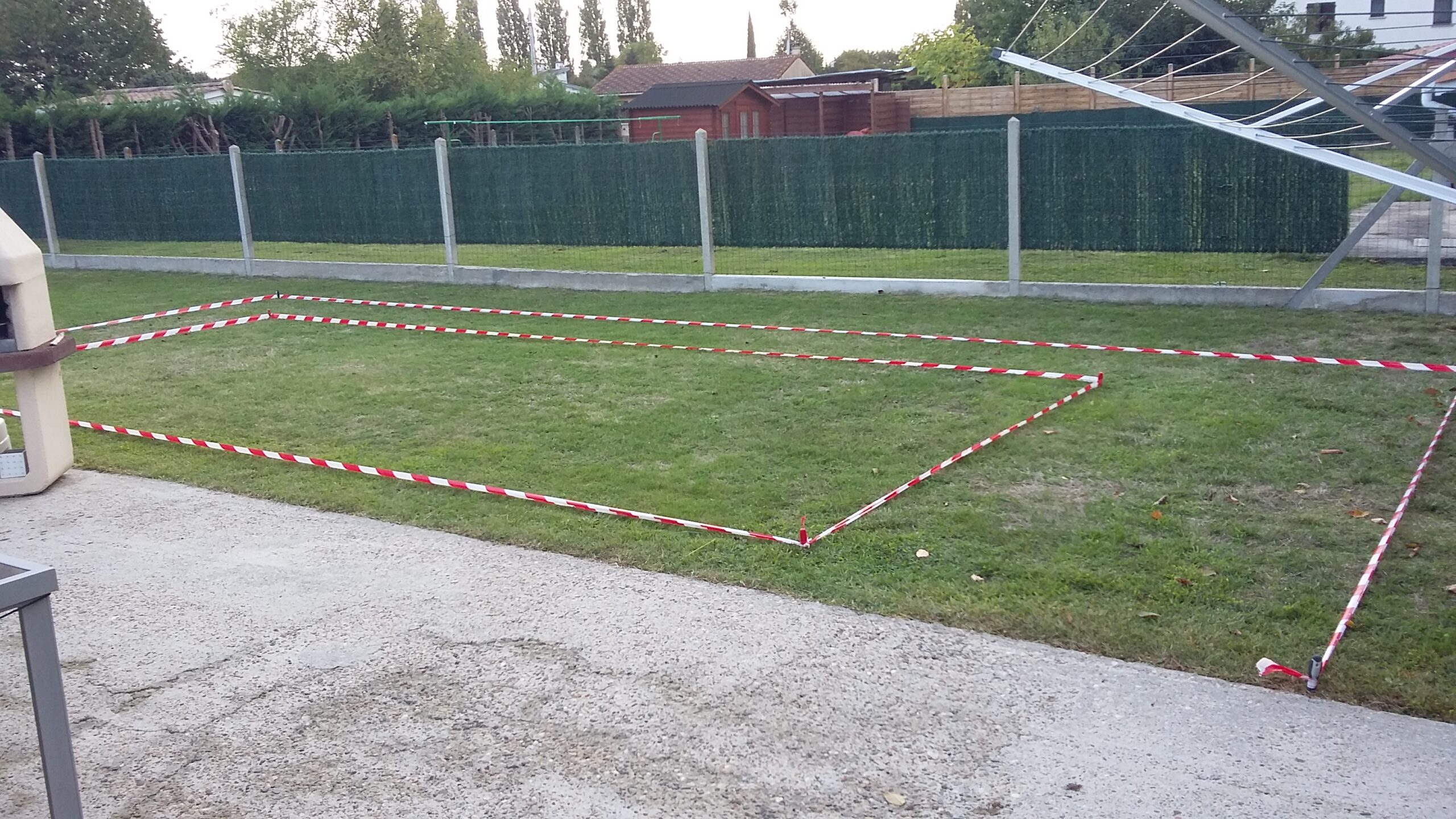 implantation de la futur piscine 